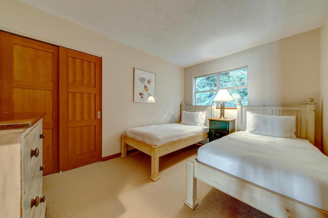 Villa Snowy Creek 14 à Whistler Extérieur photo