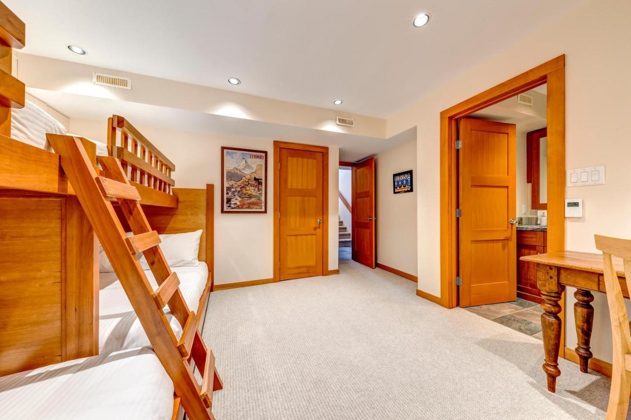 Villa Snowy Creek 14 à Whistler Extérieur photo