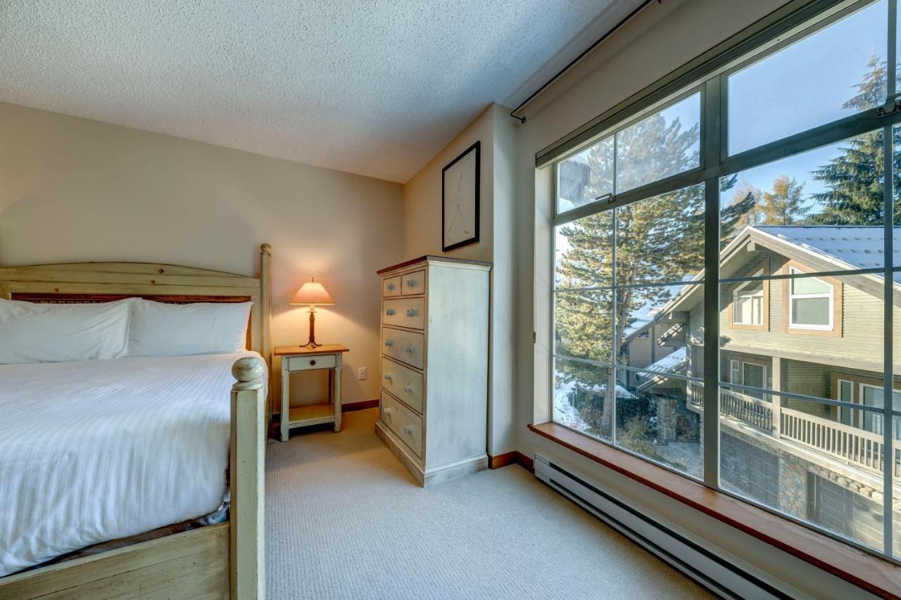 Villa Snowy Creek 14 à Whistler Extérieur photo